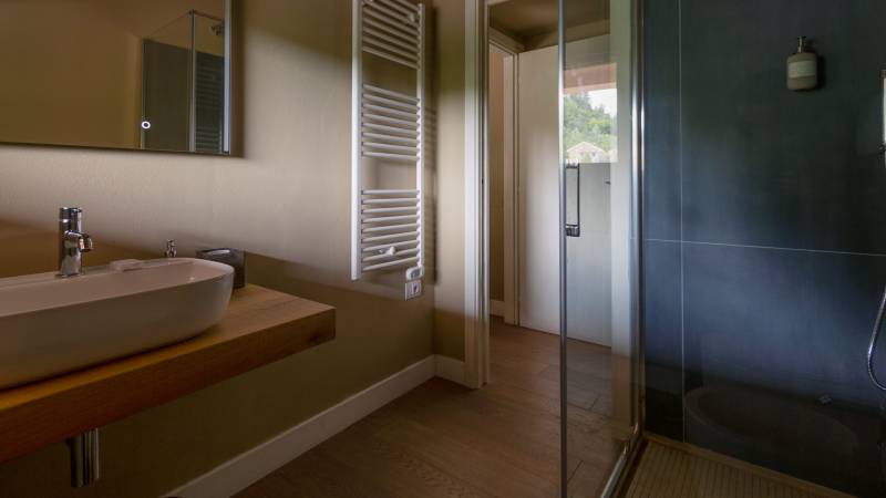 Luce-Boutique-Hotel-Fortunago-garden-view-3-bagno-camera